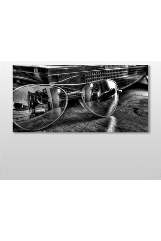 Gözlük Ve Yansıması Kanvas Tablo