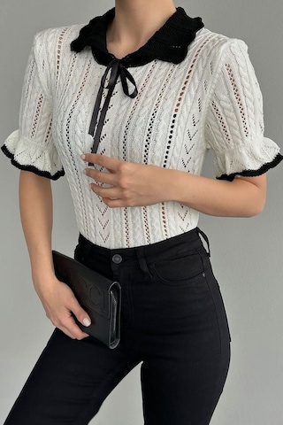 De Pose Kadın Beyaz Bebe Yaka Kısa Kollu Ajurlu Saç Örgü Triko Crop
