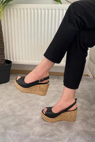 Asmi Shoes Kadın Fenni 10 Cm Dolgu Topuklu Mantar Taban Ayakkabı Siyah Siyah