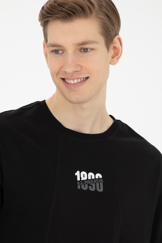 U.S. Polo Assn. Erkek Comfort Fit Bisiklet Yaka Siyah Tişört 50287049-VR046