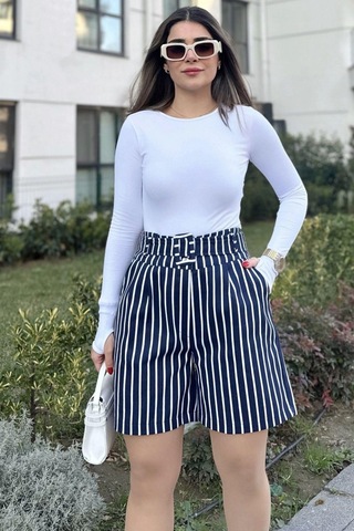 WeShaya Kadın Laci Kemerli, Yüksek Bel, Pliseli, Rahat Kesim, Gabardin Şort Lacivert