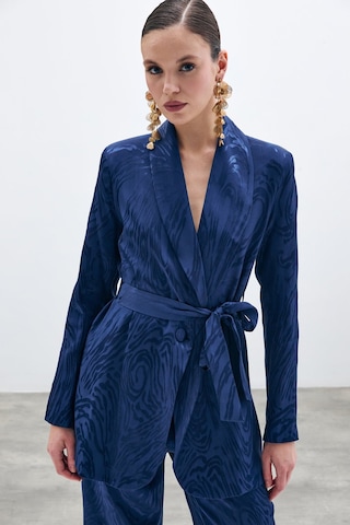 Sateen Kuşaklı Desenli Uzun Ceket - Lacivert-135677 Lacivert