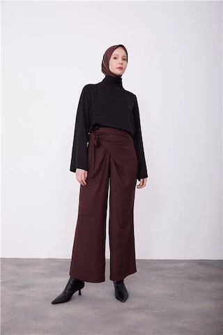 Armine Yandan Bağlama Detaylı Pantolon 23k2425 Bitter Kahverengi