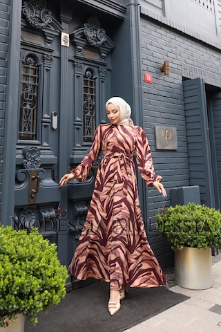 Kadın Kahve Zebra Aerobin Belden Kuşaklı Uzun Tesettür Elbise Z9512 Kahve