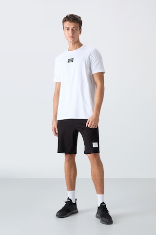 Tommy Life Beyaz - Siyah Pamuklu Yumuşak Dokulu Standart Fit Baskılı Erkek Şortlu Takım - 85243