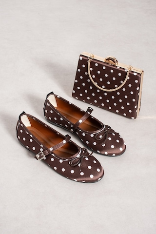 Dabab Shoes Penelop Kadın Kahve Saten Puantiyeli Fiyonk Detaylı Tokalı Mary Jane Babet Ayakkabı Ve Zincirli Çanta Seti Kahverengi