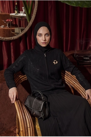 Armine Trend Fermuarlı Bisiklet Yaka Broş Detaylı Uzun Kollu Piliseli Etekli Triko Takım Siyah 26kad615