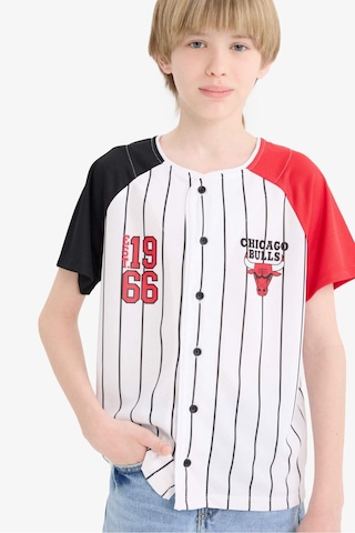 Defacto Erkek Çocuk Nba Chicago Bulls V Yaka Sırt Baskılı Kısa Kollu Tişört E4834a825smwt34 Beyaz