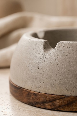 Kafna Yuvarlak Beton Küllük Ahşap Tabanlı Dekoratif Modern Küllük