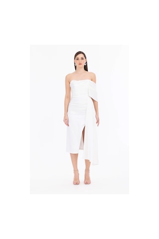 Kadın Asimetrik Yaka Midi Boy Şifon Dokuma Abiye Elbise - Beyaz Beyaz