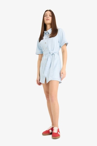DeFacto Polo Yaka Düğmeli Kuşaklı Kısa Kollu Mini Jean Elbise E1287AX25SMNM39