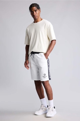 Defacto Nba Lisanslı Brooklyn Nets Standart Fıt Şort H4495ax26auer105 Ekru-er105