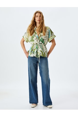 Koton Floral Desenli Beli Bağlama Detaylı Viskon Kısa Kollu Oversize Gömlek Yeşil Desenli 5sak60114uw Yeşil Desenli Yeşil