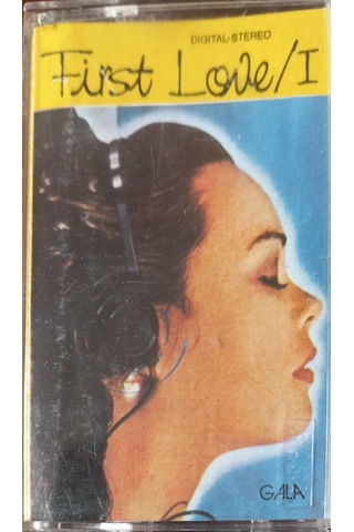 Plak Değildir Kaset Tir First Love / 1 Kaset