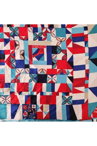 Hedea Karelerde Açan Çiçekler Saten Fular 70x70 Cm Çok Renkli