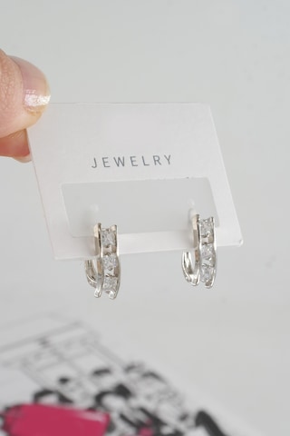 Byzeynaaksesuar Kadın Özel Tasarım Zirkon Taşlı 2'li Minimal Küpe 0018 Çok Renkli