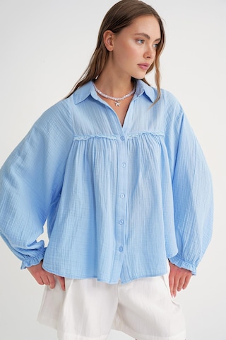 4677 Kadın Dantel Detaylı Müslin Gömlek Bebe Mavi Bebe Mavi