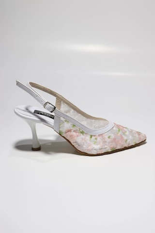 Zarif Çiçekli Tül Detaylı Topuklu Ayakkabı Beyaz