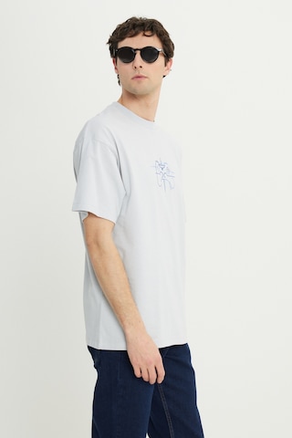 AC&Co / Altınyıldız Classics Erkek Grı %100 Pamuk Oversize Fit Rahat Kesim Bisiklet Yaka Baskılı Tişört Gri