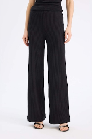 DeFacto Slim Fit Dar Kesim Fitilli Kaşkorse Basic Düz Pantolon E5783AX25SPBK81