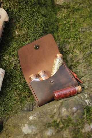 Kişiye İsme Özel Maia Kamp Outdoor Deri Baharatlık Kestane Kahverengi