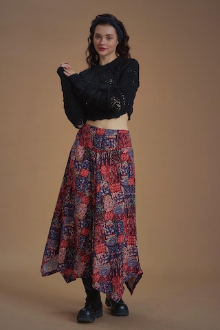 Kırmızı Etnik Desenli Biye Detaylı Asimetrik Kesimli Etek 001