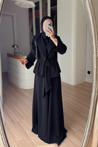 Ka Hijab Kuşak Detaylı Vatkalı Üçlü Takım - Siyah