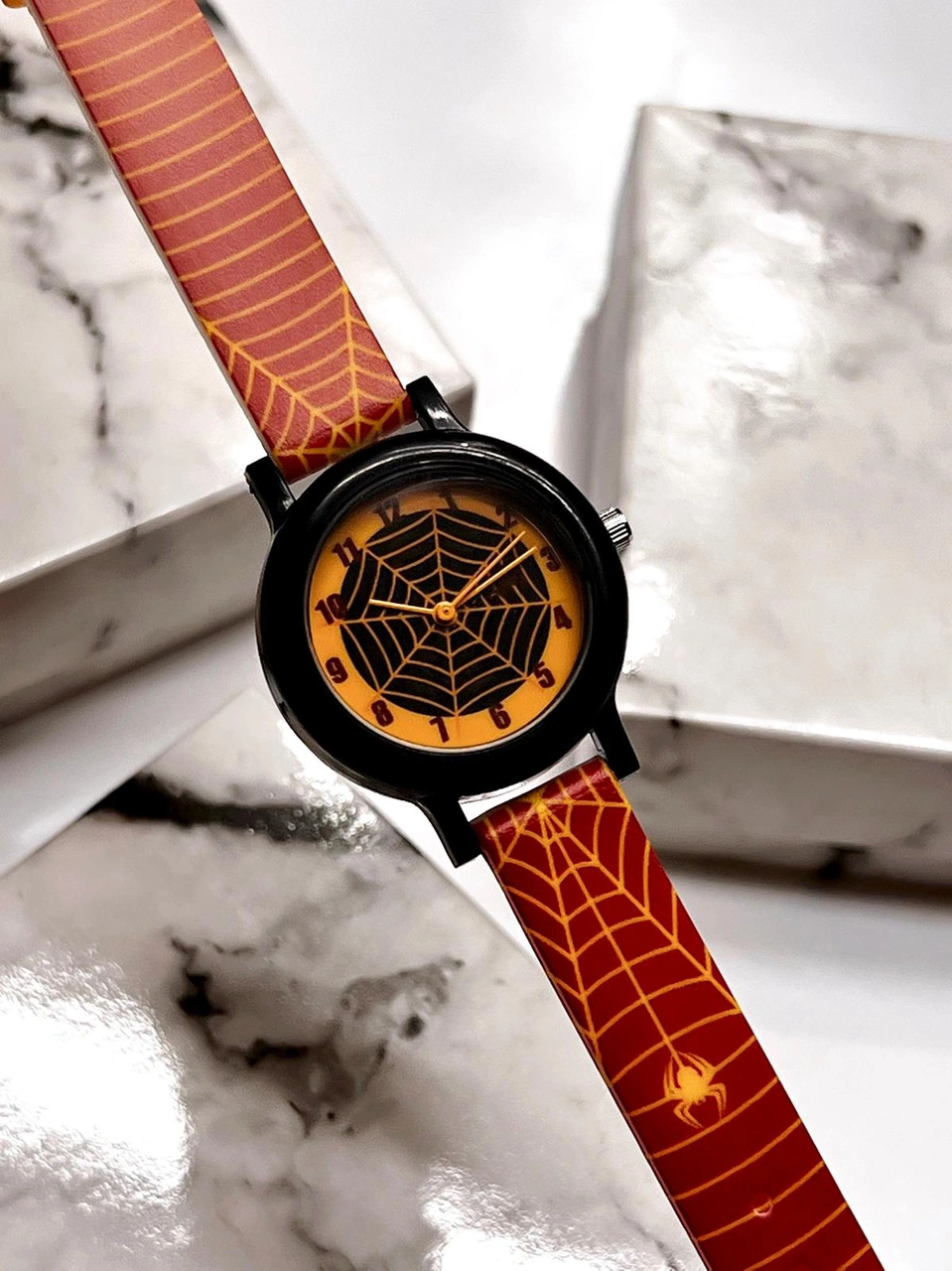 Coliseum Renkli Ve Figürlü Özel Kutulu Çocuk Kol Saati Ft.cls.ck02 Çok Renkli