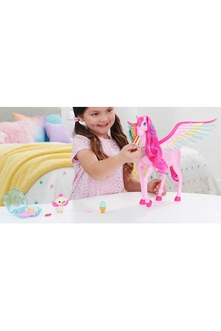 Barbie A Touch Of Magic Peggy ve Aksesuarları HLC40