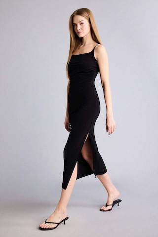 Defacto Bodycon Vücudu Saran Kare Yaka Kolsuz Maxi Elbise H6454ax26smbk81 Siyah-bk81