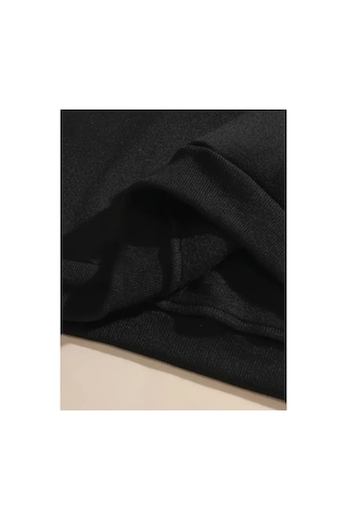 Herkesemoda Çilek Baskı Detaylı Bisiklet Yaka Sweatshirt Siyah