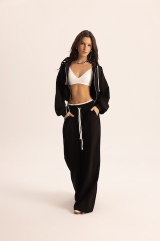 Mai Studios Co. Olin Bel Detay Siyah Kapüşonlu Crop Eşofman Takım Siyah