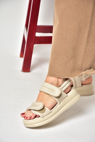 Fox Shoess973910409 Bej Kadın Sandalet Bej