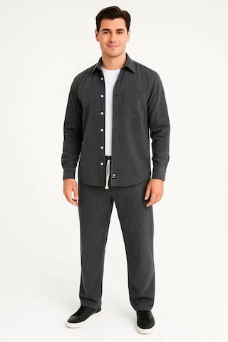 Erkek Kadife Oversize Takım - Gömlek Ve Pantolon İkili Set Füme Corduroy Şıklığı, Rahat Ve Zarif Duruş Yumuşak Dokulu Kadife Kumaş, Düğmeli Gömlek Üst Ve Lastikli Pantolon Alt Parça İle Gün Boyu Konfor- Füme Çok Renkli