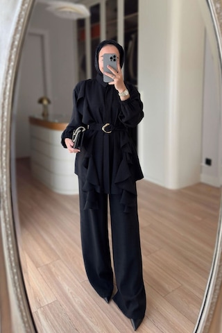 Ka Hijab Fırfır Detaylı Kuşaklı Takım - Siyah