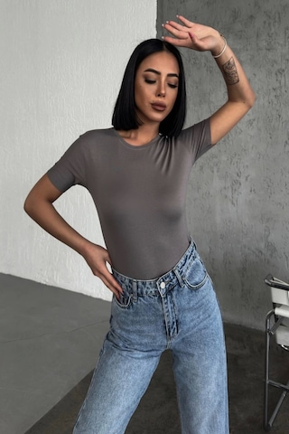 Lisinya Rahat Ve Şık Kısa Kollu Bisiklet Yaka Likralı Viskon Penye Body Füme Çok Renkli