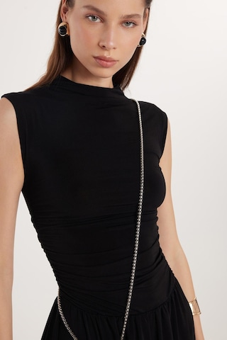 Tudors Kadın Slim Fit Dar Kesim Siyah Kolsuz Bisiklet Yaka Midi Boy Elbise-33316 Siyah