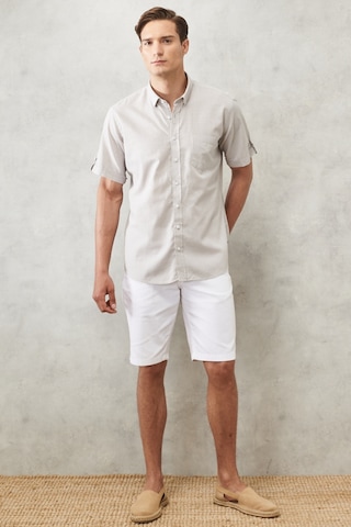 AC&Co / Altınyıldız Classics Erkek Gri Comfort Fit Düğmeli Yaka %100 Pamuk Flamlı Kısa Kollu Casual Gömlek 4A2022200132GRIS Gri