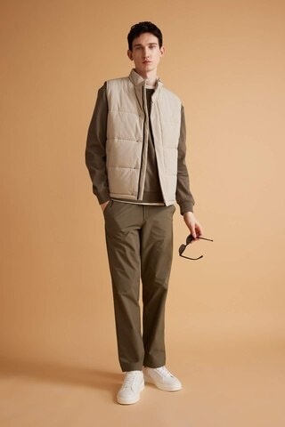 Defacto Slim Fit Dar Kesim Polo Yaka Yelek Astarlı Fermuarlı Çıtçıt Kapamalı Cepli Mevsimlik Hafif B6862ax24spbg712 Bej