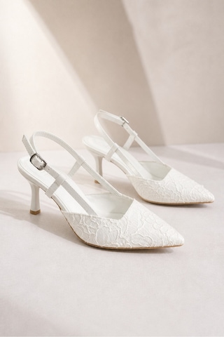 Lebibe Shoes Lısa Kadın Beyaz Sivri Burun 7 Cm Topuklu Çiçek Dantel Desenli Rugan Slingback Ayakkabı