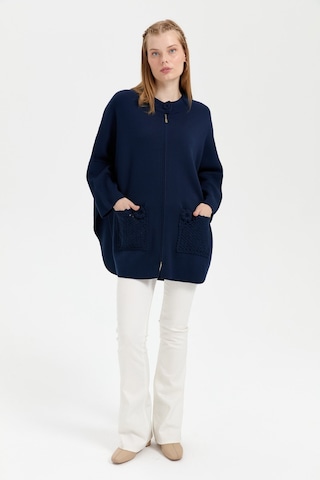 Kadın Dik Yaka Cebi Gül İşlemeli Fermuarlı Kısa Panço Lacivert Lacivert