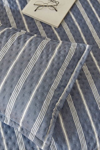 Ocean Home Textile Pamuklu Kapitoneli Lacivert Renk Çizgi Desen Çift Kişilik Yatak Örtüsü Seti 1 Adet 250 X 230 / 2 Adet 50 X 70 Cm
