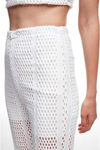 Fashion Cocktail Kısa Astarlı Fileli Lastik Bel Dar Kombin Modern Pantolon Beyaz