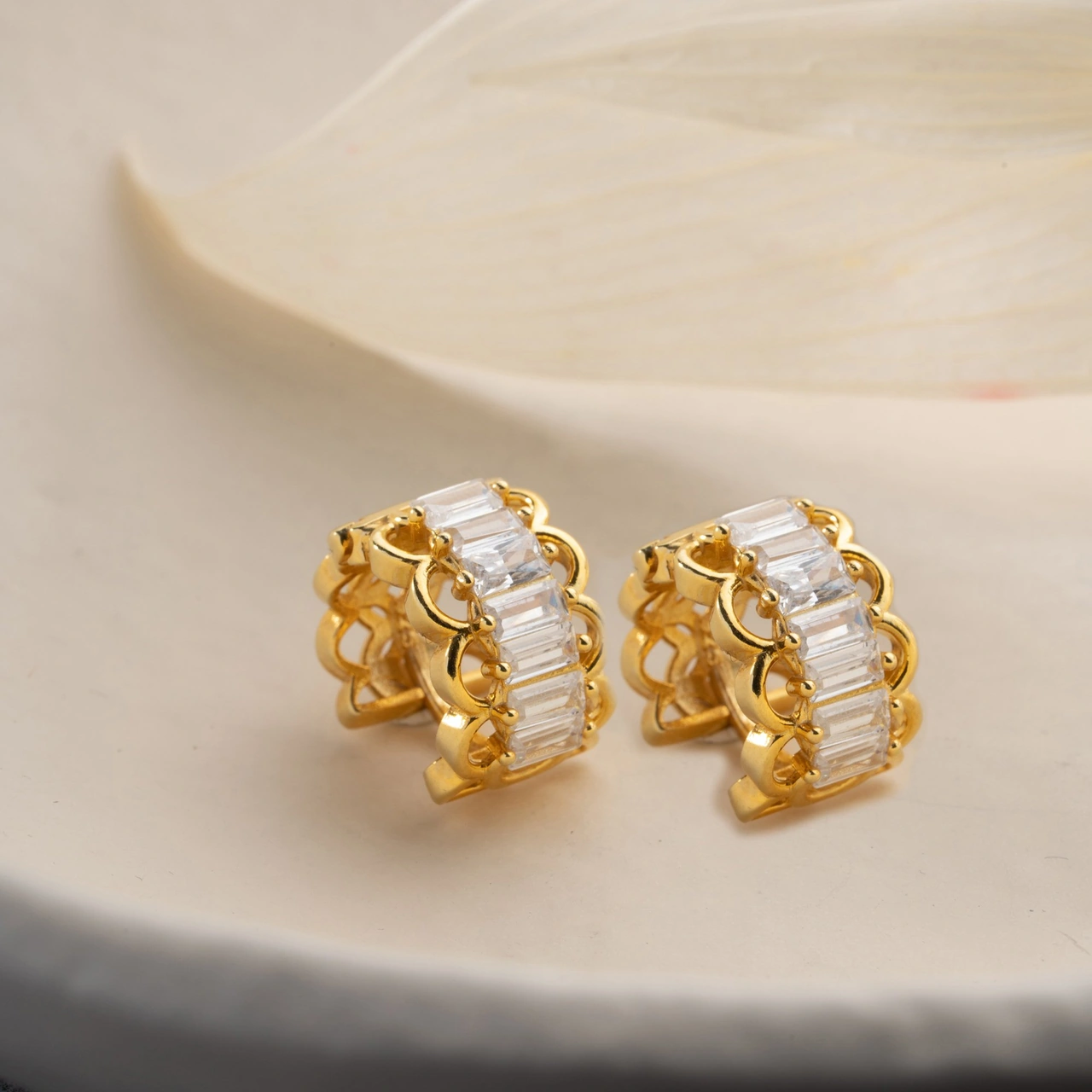 925 Ayar Gümüş Baget Taşlı Minimal Gold Halka Küpe Altın