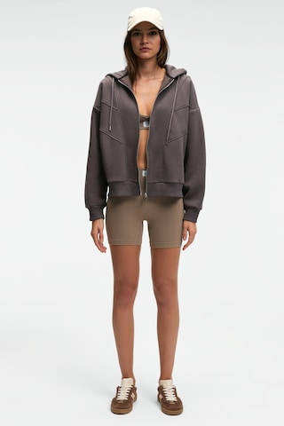 VYSELLE Kadın Önü Kesikli Metal Fermuarlı Kapüşonlu Etiket Detaylı Oversize Antrasit Sweatshirt