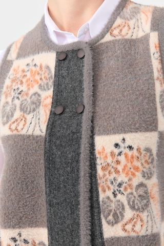 Desen Triko Kadın Sıfır Yaka Patchwork Arkası Keçe Kısa Yün Yelek 24074 Füme Füme