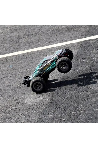 Xinlehong 1:16 Brushless Uzaktan Kumandalı Yüksek Hızlı Rc Araba 52km/s 2.4ghz 4wd Usb Şarj Yeşil Çok Renkli