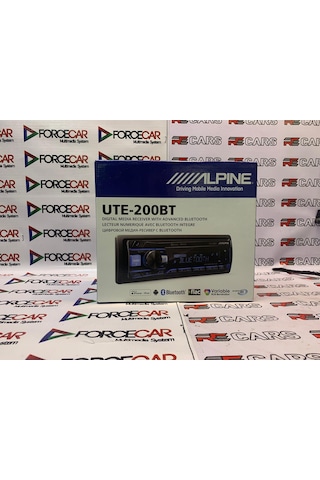 Alpine Ute-200Bt Bluetooth. Usb. Aux Girişli Oto Teyp