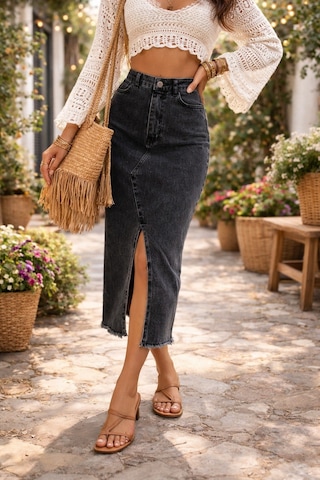 Kadın Denim Pamuklu Yırtmaçlı Uzun Siyah Etek Kadın Denim Pamuklu Yırtmaçlı Uzun Siyah Etek