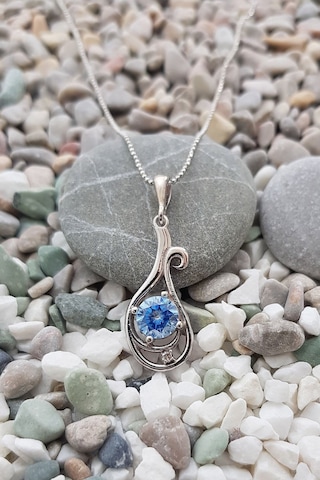 Chavin Topaz ve Zirkon Taşlı Lale Figürlü Gümüş Kolye Eu90